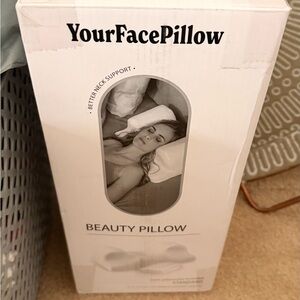 White Beauty Pillow